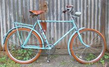 Möve Modell 50 Mit pastellblauer Lackierung und roten Reifen von TSG.