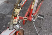 Seitenständer, Pedale und Rücklicht stammen bei diesem Fahrrad vrmtl. aus westdeutscher Produktion.