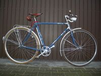 Dieses Modell SH 14/2 aus dem Zeitraum 1959/60 besitzt Ringdekor sowie eine Rundscheidengabel. Späte Exemplare wie dieses verfügten offenbar bereits über Aluminiumschutzbleche.