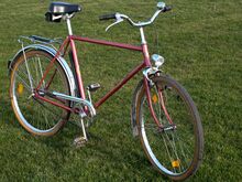 Referenz-Fahrrad (?) [================================================ Ein weiteres original erhaltenes Modell 105, jedoch aus dem Jahr 1986.