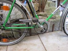 Mit den Aluminiumschutzblechen sowie etwas mehr Chrom wirkten die Tourensporträder zumindest etwas gefälliger als die sehr einfach gehaltene Version mit lackierten Schutzblechen.