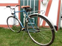 Mit der hier gezeigten metallik-blauen Lackierung wurde das Mifa-Sportrad sehr häufig ausgeliefert.