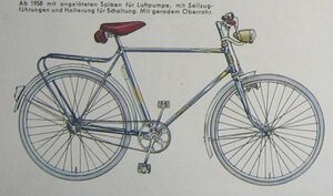 Dieses Katalogfoto von 1958 zeigt das Modell 9 b bereits mit angelöteter Luftpumpenhalterung, geraden Kettenstreben sowie einem starr ausgeführten Hinterbau.
