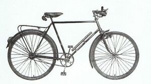 Dieses Katalogfoto von 1957 zeigt das Modell 9 b noch mit gekröpften Kettenstreben sowie einem offen ausgeführten Hinterbau. Wenig später wurde der Rahmen überarbeitet.