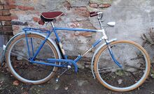 Mifa Modell 101 (1968). Luftpumpe nicht original. Zusätzlich mit Sattel-Schonbezug ausgestattet.