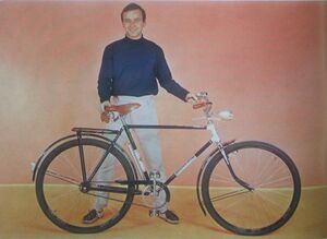 Ein Modell 101 mit dem zwischen 1966 und 1971 verwendeten Rahmendekor (Katalogabbildung von 1967).