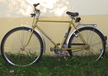 Mifa Modell 104 (1981) Ein goldfarbenes Exemplar, Luftpumpe eventuell nicht original.