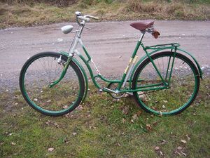 Ein Modell 152 von 1965 mit dem nur etwa zwei Jahre lang verwendeten Rahmendekor.