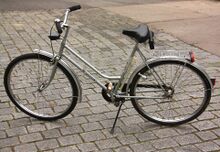 In der Ausstattung entspricht das Fahrrad der Katalogabbildung von 1983.