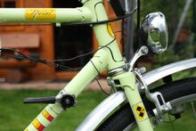 In den 1980er Jahren wurde der Gabelkopf häufig nicht mehr verchromt, sondern in Rahmenfarbe lackiert.