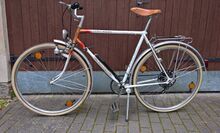 Modell 214 als Exportversion vrmtl. für die Bundesrepublik Deutschland, Marke Exclusiv, nach 1986. Es findet sich kein Hinweis auf den Hersteller des Fahrrades. Kettenblatt, Kurbeln und Griffe nicht original. Linierung vrmtl. original.