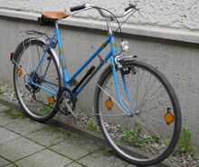 Mifa Modell 257 (1987) Dieses Exemplar ist original erhalten. Es fehlt das Kleidernetz. Bei dem Scheinwerfer handelt es sich um ein relativ selten verwendetes FER-Modell (jedoch kein Halogenscheinwerfer).