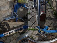 Die Schutzbleche wurden zu dieser Zeit noch passend zur Rahmenfarbe liniert. Das hier gezeigte Rahmendekor wurde bis 1971 beibehalten, ebenso die Felgen. Sie wurden durch solche mit einem fünfflächigen Profil ersetzt. Eine weitere Besonderheit der frühen Ausführungen: die Rahmennummer (hier die Nummer 11072) befindet sich am hinteren Ausfallende.