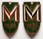 Zeitraum: 195x Material/Art: Stahlblech mit Messing überzogen, emailliert Nietabstand: 44 mm Bemerkungen: