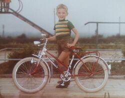 Mifa Kinderrad 20", bereits mit Gepäckträger, Beleuchtung sowie den Schutzblechen des Klapprads Modell 901 ausgestattet (Baujahr vermutlich 1968/69)