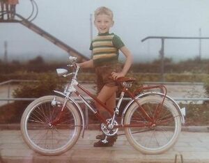 Mifa Kinderrad 20", bereits mit Gepäckträger, Beleuchtung sowie den Schutzblechen des Klapprads Modell 901 ausgestattet (Baujahr vermutlich 1968/69)