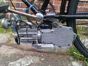 Motoransicht linke Seite.