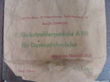 Rückstrahlerpedale "A 80" (mit Kunststoffreflektoren), Verpackung.