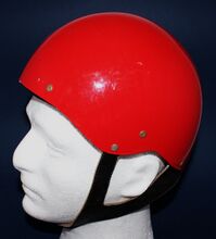 Sturzhelm für Bahnrennen Zeitraum: 1980er Jahre Hersteller: VEB PERFEKT