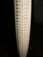 Sportreifen Zeitraum: 1968 bis ca. 1980 Breite: 1 3/8 (35 mm) Für Laufradgröße: 28" Verwendung: Sporträder Bemerkungen: hier: beige