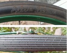 Zeitraum: hier: 1961 Größe: 24x1.75 (auch als 20x1.75 bekannt) Art: Drahtreifen Farbe: schwarz Bemerkungen: Längsrillenprofil