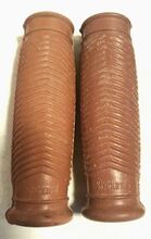 "Rotpunkt" - Fahrradgriffe Kennzeichnung: Rotpunkt Zeitraum: vrmtl. 1950er Jahre Verwendung: Zubehörteil., Material: Gummi Farben: rot Bemerkungen: