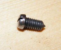 Zeitraum: 195? bis 195? Verwendung bekannt an: Kontaktschraube an AUFA-Scheinwerferhalterung Oberflächenbehandlung: verchromt Bemerkungen: leicht konischer, abgerundeter Kopf