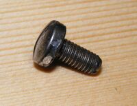 Zeitraum: 194? bis 196? Verwendung bekannt an: Schutzblechbefestigung an Fahrrädern von Diamant, Mifa, Möve, Simson, Bremshebel-/Bremsschellenbefestigung Oberflächenbehandlung: verchromt Bemerkungen: Standardschraube der 50er Jahre für alle Fahrradtypen, hoher Halblinsenkopf, abgerundeter Abschluss, diverse Längen