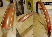 Zeitraum: spätestens 1953 bis mind. 1957 Verwendung: Sporträder Material: Stahlblech Größen: 26 Zoll, 28 Zoll Aussparung für Stempelbremse ja oder nein Überstand des Vorderrad-Schutzleches: kurz Farben/Varianten: in Rahmenfarbe oder silberfarben lackiert Profil: gewölbt; leicht gesickt Bemerkungen: schmale Ausführung; mit einfach-Linierung