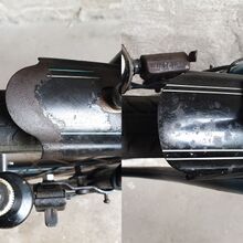 Zeitraum: Links: spätestens 1948 bis 1950, Rechts: 1951- ? Verwendung: Tourenräder Material: Stahlblech Größen: 28 Zoll Aussparung für Stempelbremse ja Überstand des Vorderrad-Schutzleches: kurz Farben/Varianten: der Rahmenfarbe entsprechend, liniert Profil:gesickt Bemerkungen: Bis 1948 mit breiten Flachprofil-Schutzblechstreben.