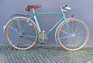 Referenz-Fahrrad (?) ======================================================= Modell 108 von 1958, mit Metalleffektlackierung.