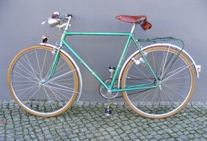 ========================================================] Beleuchtung von BALACO, Bereifung von TSG, Sattel von Möve, Satteltasche von LM