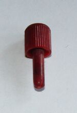 Staubkappe Zeitraum: vrmtl. 70er Jahre Hersteller: ?? Material: Thermoplast Bemerkungen: zum Aufstecken