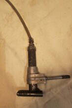 Seilzug-Stempelbremse Zeitraum: 19xx bis 1962 Verwendung: Diamant Tourensporträder Material: Stahl (verchromt), Alu Bemerkungen: Ober- und Unterteil ineinander gehakt, Sechskantmutter als Kontermutter