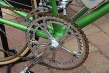 überarbeitete Super Record Kurbel von Campagnolo mit vergrößerten Fasen für eine bessere Aerodynamik und geringeres Gewicht