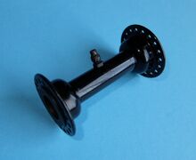 Dreiteilige Nabe mit Öler von Fichtel & Sachs Zeitraum: 1940er Jahre Verwendung: Material: Stahl (lackiert) Bemerkungen: geprägt mit FuS