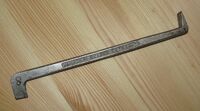 Winkelschraubendreher Zeitraum: ? Material: Stahl, verchromt Hersteller: ? Bemerkungen: Für die Werkstatt. Sehr hilfreich beim Lösen und Montieren der Schutzblechschrauben zwischen Sitz- und Kettenstreben.