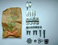 Befestigungsmaterial für eine Garnitur LM-Fahrradschutzbleche (Packungsinhalt nicht vollständig). Zubehör, verzinkt. Hersteller: Mifa.